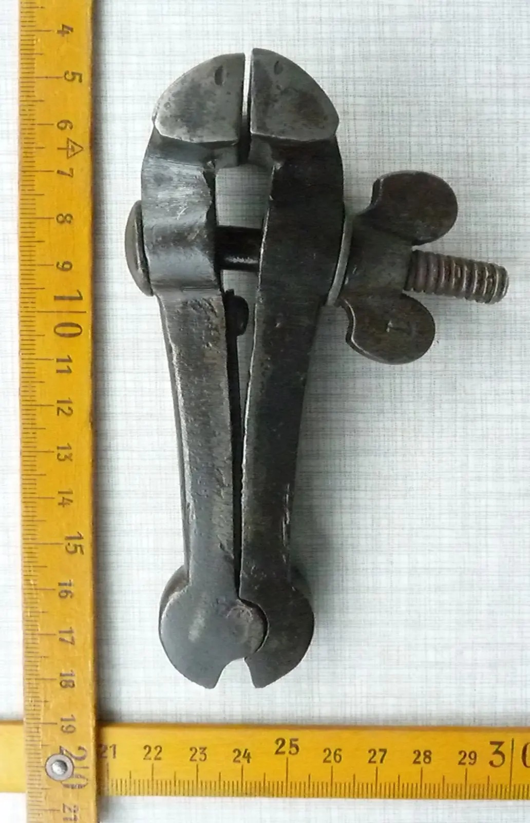2 Handfeilkloben gebr. 125x70x38 mm mit Flügelmutter 1920-1930er — фото 4