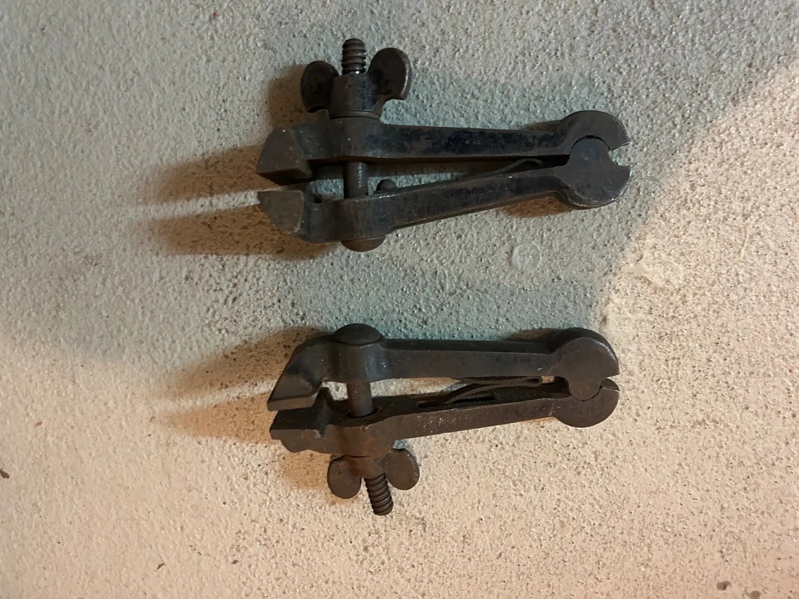 Hand-Schraubstock / Feilkloben grün mit Flügelmutter — фото 5