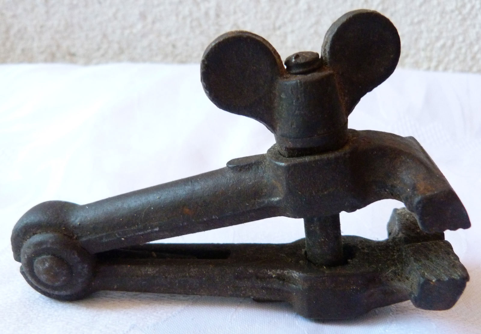 OUTIL ANCIEN : ETAU A MAIN A VIS DE SERRURIER longueur 10 cm — фото 1