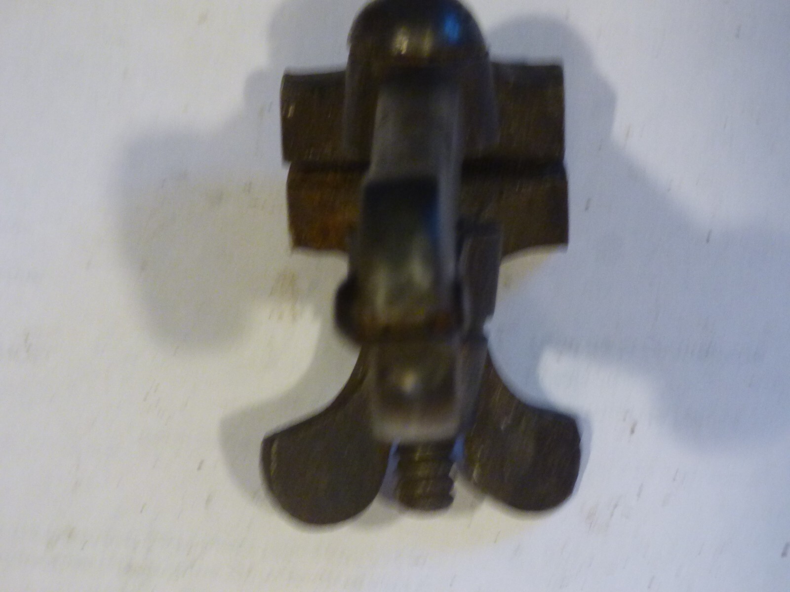 OUTIL ANCIEN FER FORGE ETAU A MAIN BOURRELIER CORDONNIER — фото 8