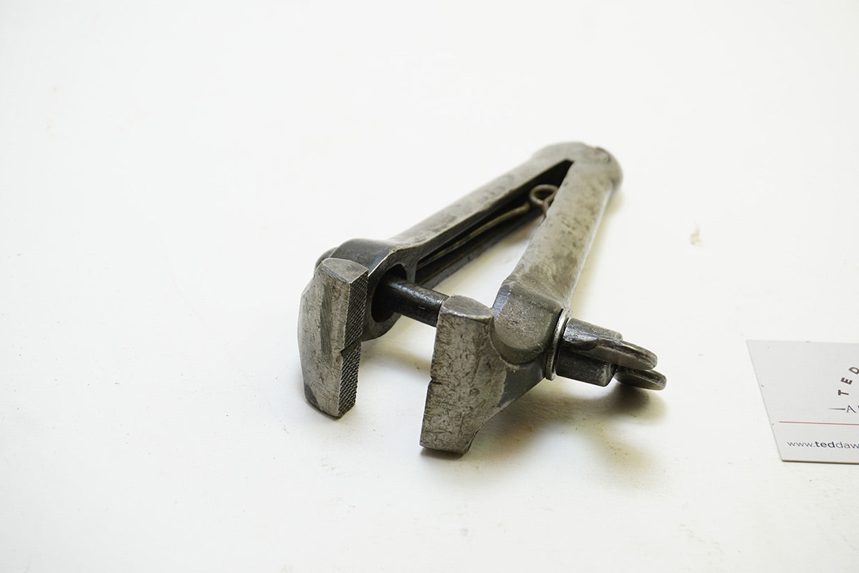 UNCOMMON E. A. BERG ESKILSTUNA HAND VISE — фото 4