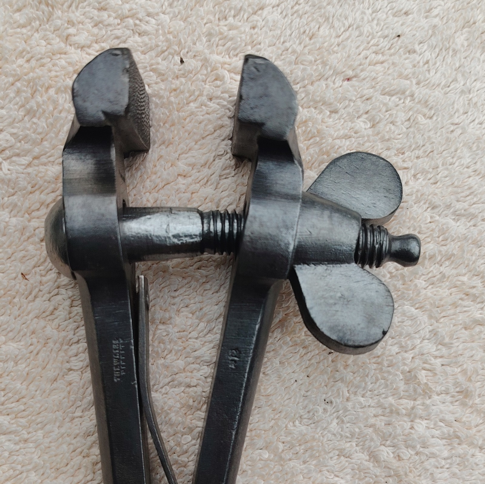 ANTIQUE THEWLIS & GRIFFIN Hand Vice Clamp 1 1/2" - Collectable Clamp Hand Tool — фото 2