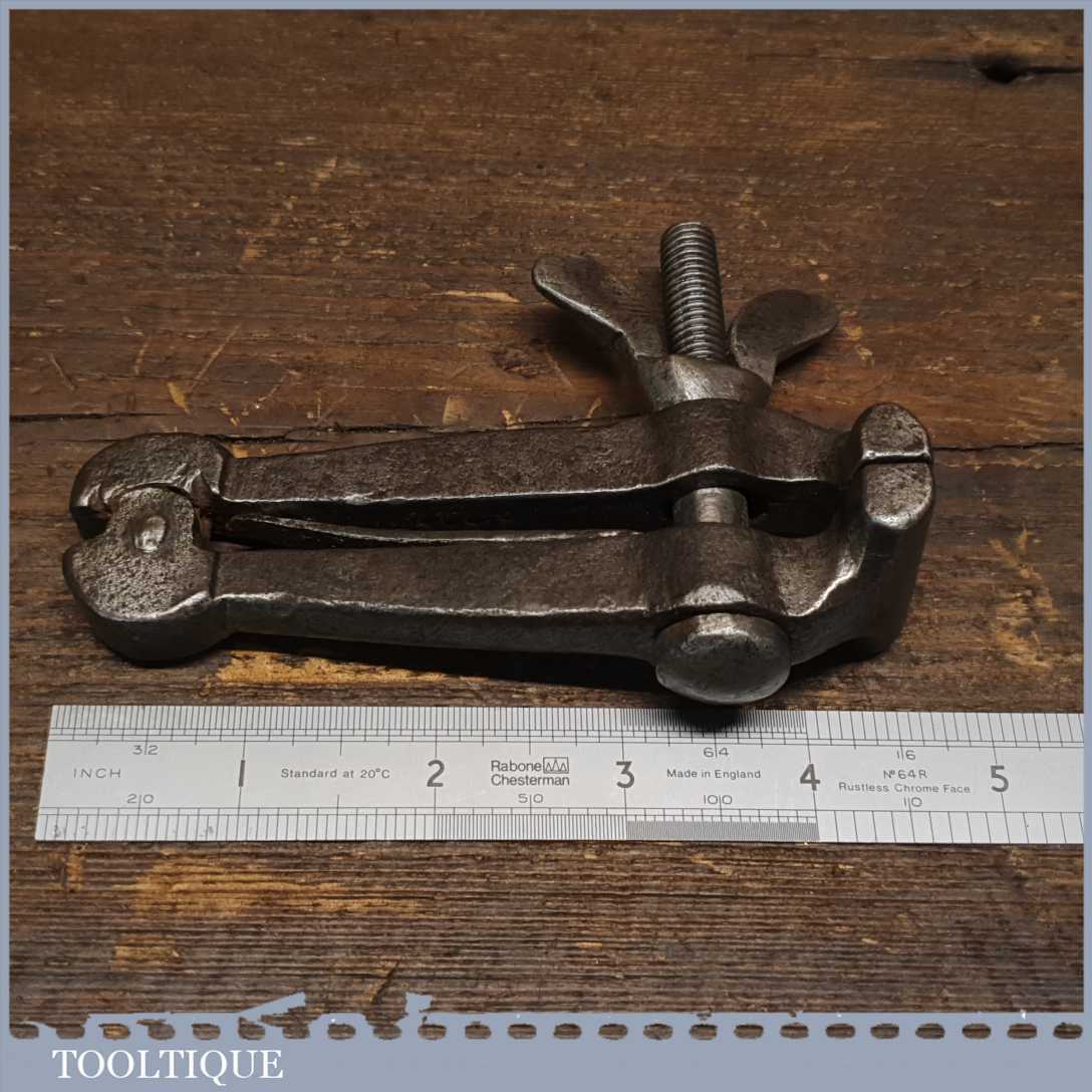 Antique Blacksmiths Made Spring-Loaded Cast Steel Hand Vice – Good Condition — фото 3