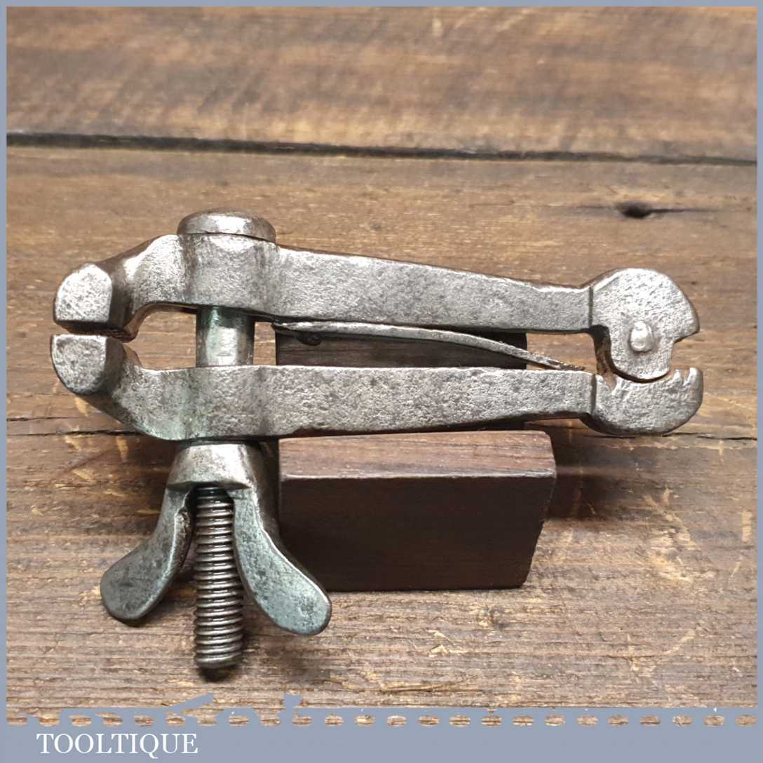 Antique Blacksmiths Made Spring-Loaded Cast Steel Hand Vice – Good Condition — фото 4