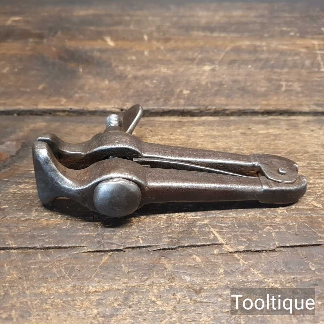 Antique Hand Vice With Small 1 ¼” Wide Jaw – Cleaned Ready For Use — фото 3