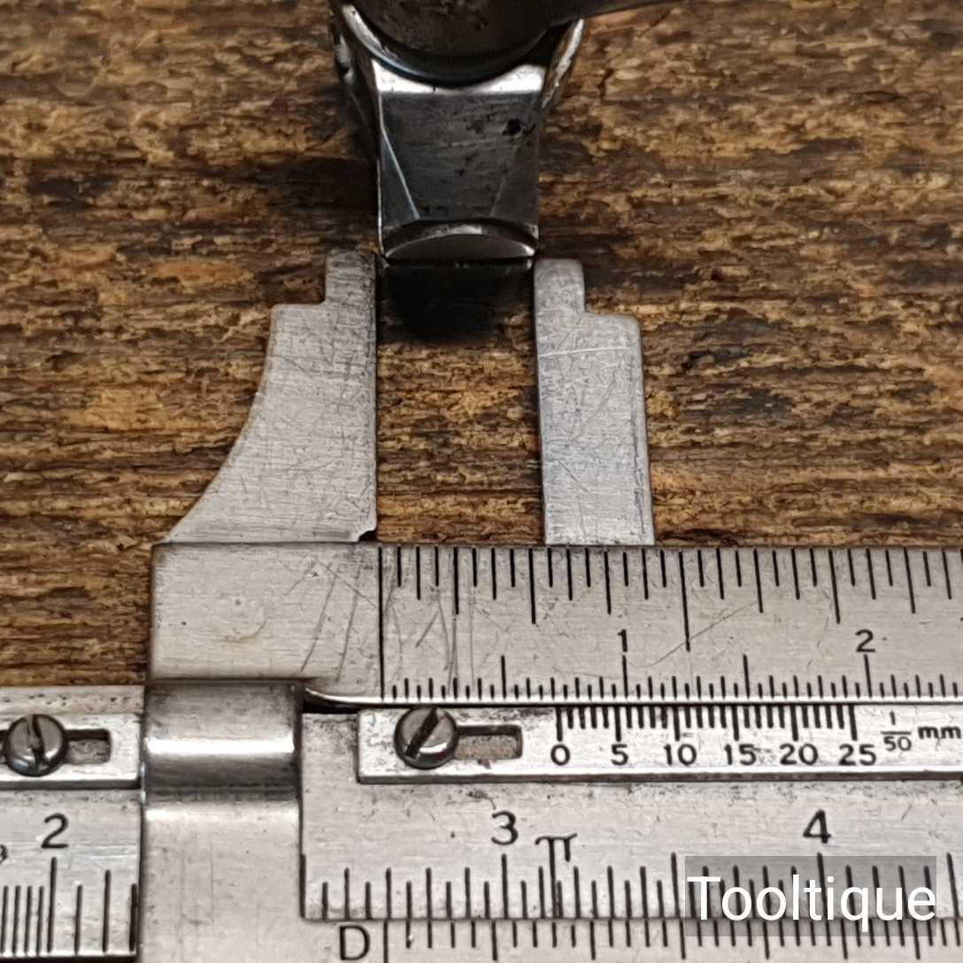 Antique Stubs Clockmakers Cast Steel Hand Vice with Brass Wing Nut Adjuster — фото 4