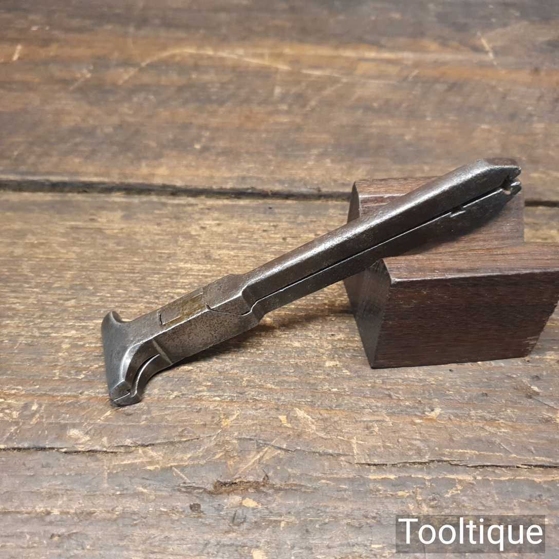 Interesting Small Vintage Jewellers Hand Vice Grips – Good Condition — фото 1