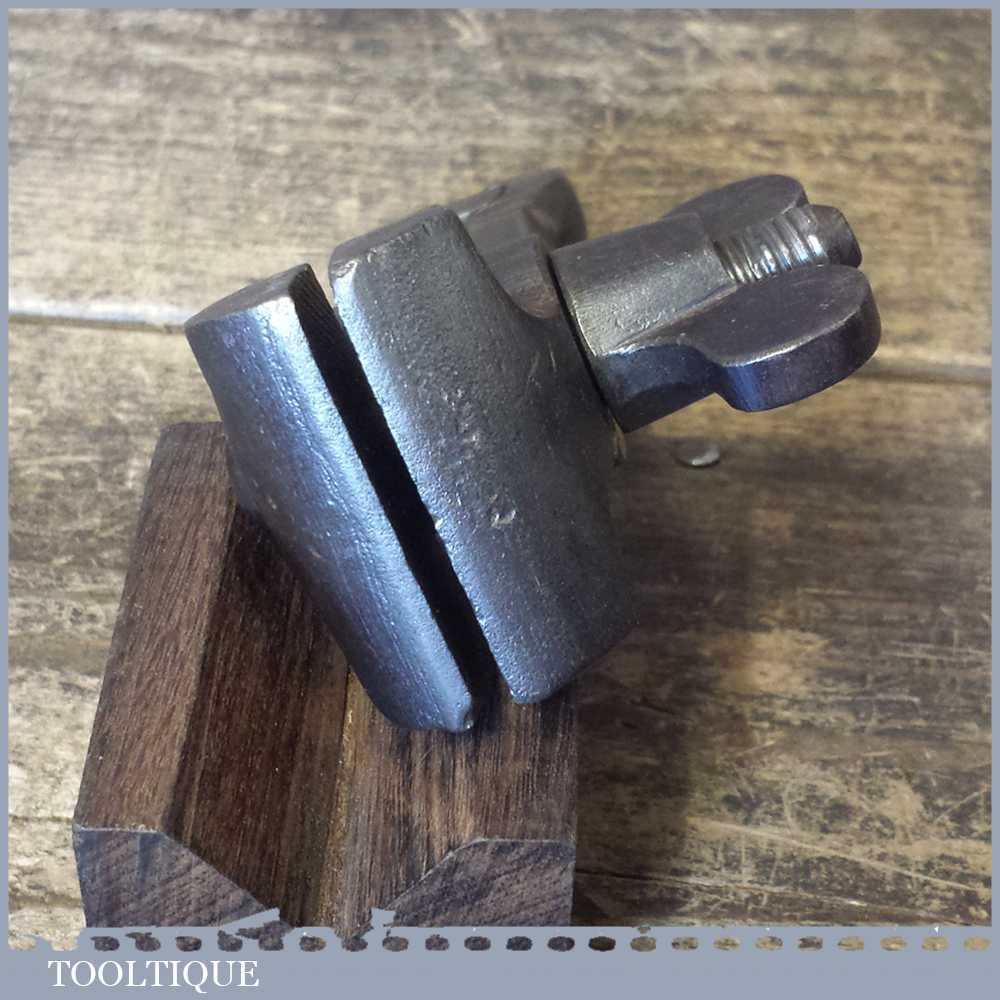 Vintage Alex Mathieson & Son Cast Steel Hand Vice – Good Condition — фото 2