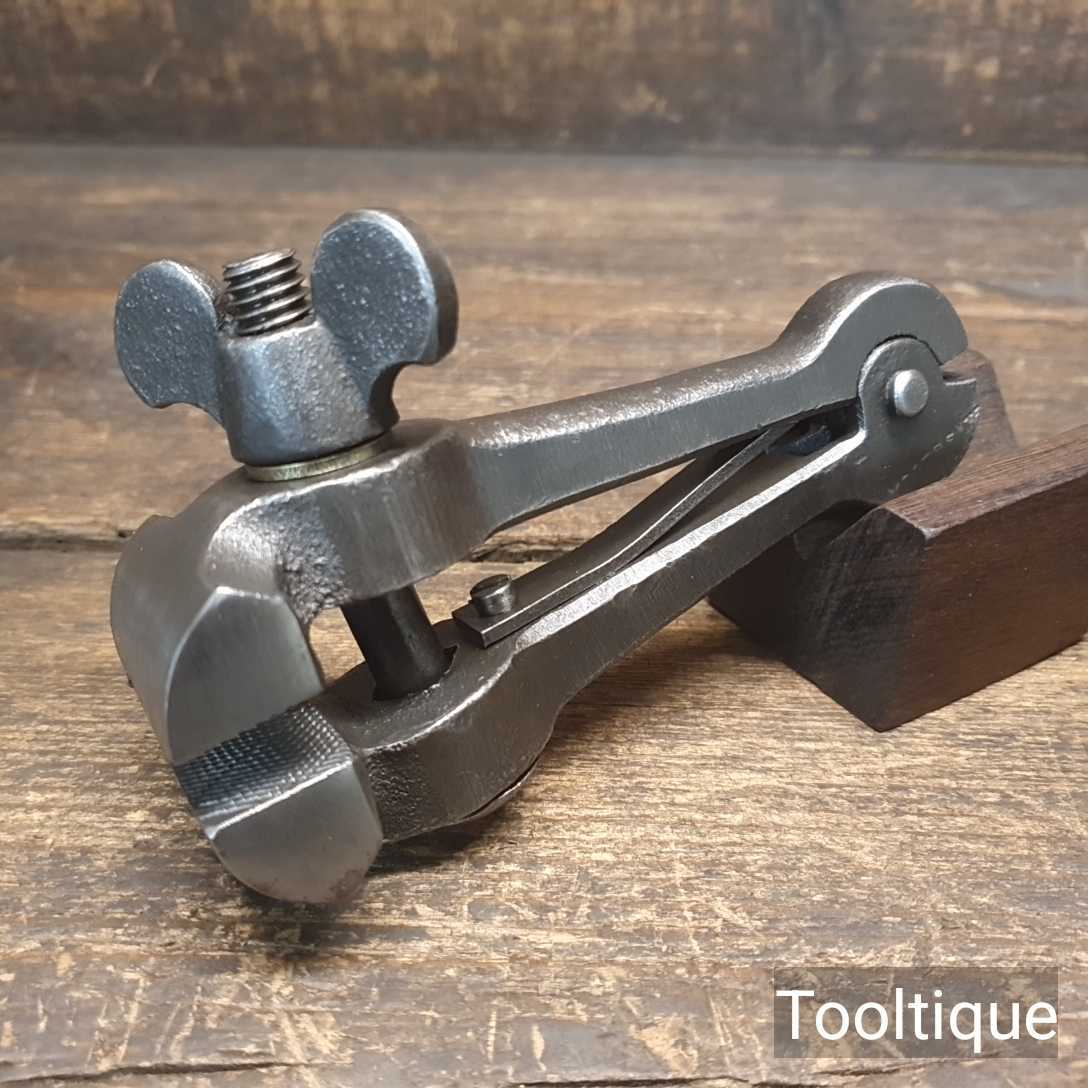 Vintage British-made 5” Long Cast Steel Hand Vice – Good Condition — фото 1