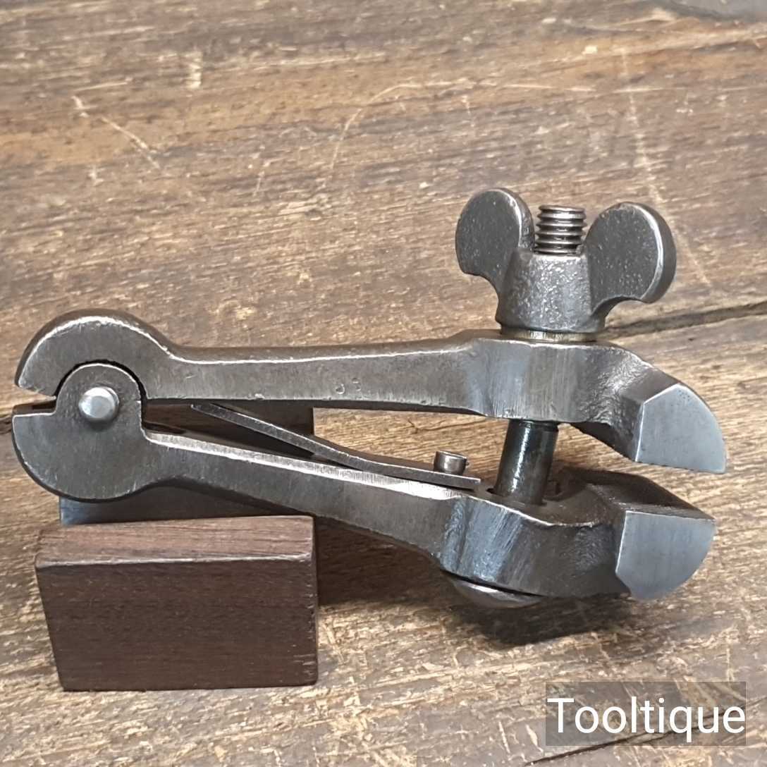 Vintage British-made 5” Long Cast Steel Hand Vice – Good Condition — фото 4