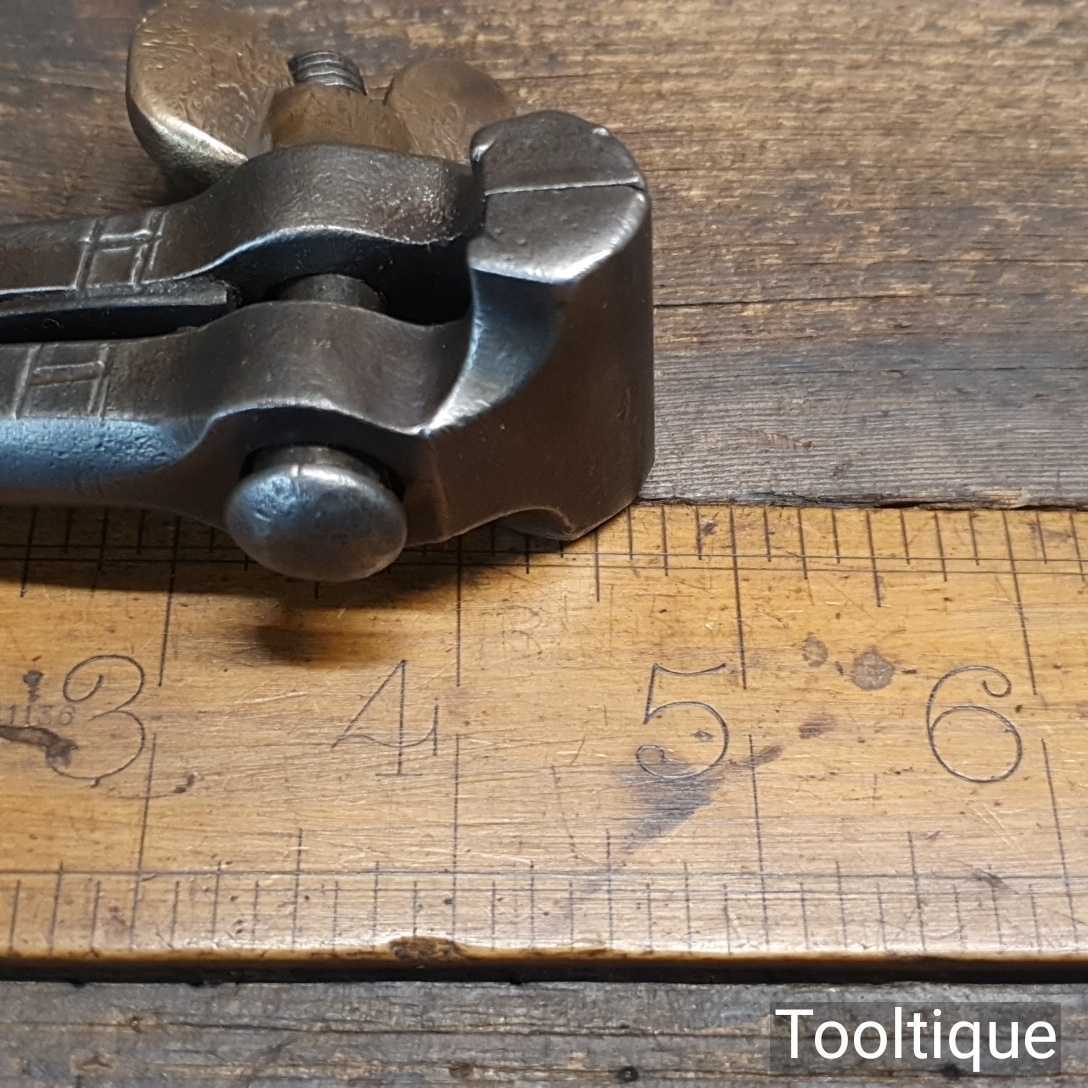 Vintage Cast Steel Hand Vice 1 ⅜” Jaws Stamped G&R – Good Condition — фото 6