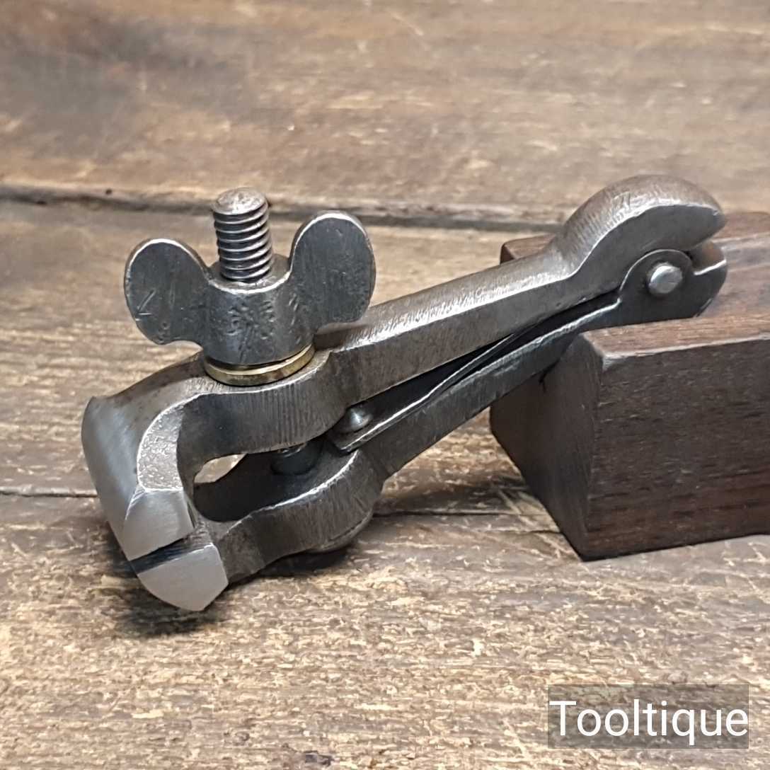 Vintage Cast Steel Hand Vice with 1 1/8” Jaw – Refurbished Ready To Use — фото 1