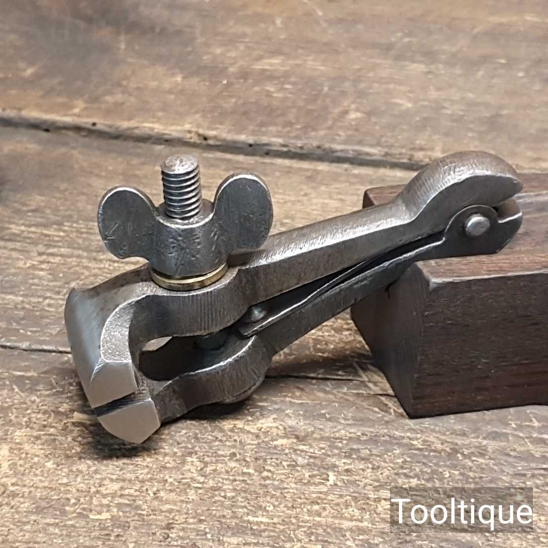 Vintage Cast Steel Hand Vice with 1 1/8” Jaw – Refurbished Ready To Use — фото 2
