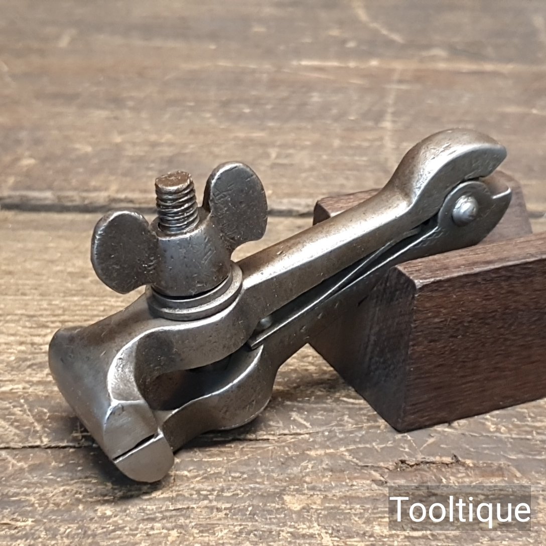 Vintage Cast Steel Sprung Loaded Hand Vice with 1 1/8” Jaw – Good Condition — фото 1