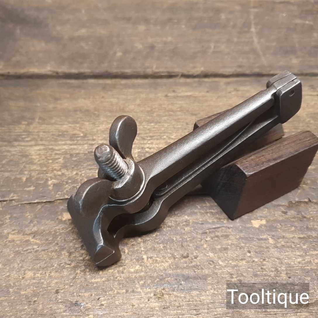 Vintage Hand Vice 1 1/8” Wide Sprung Loaded Jaws – Refurbished — фото 5