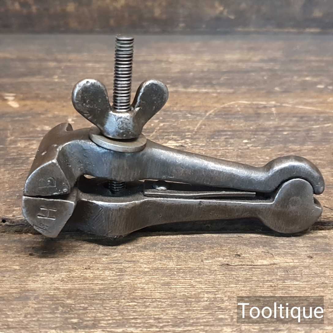 Vintage Hand Vice With Small 1 3/8” Wide Jaws – Cleaned Ready For Use — фото 1