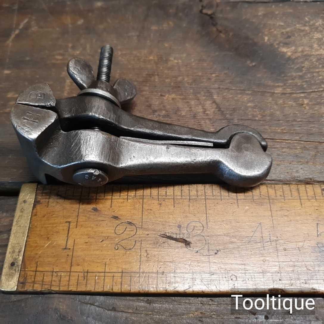 Vintage Hand Vice With Small 1 3/8” Wide Jaws – Cleaned Ready For Use — фото 4