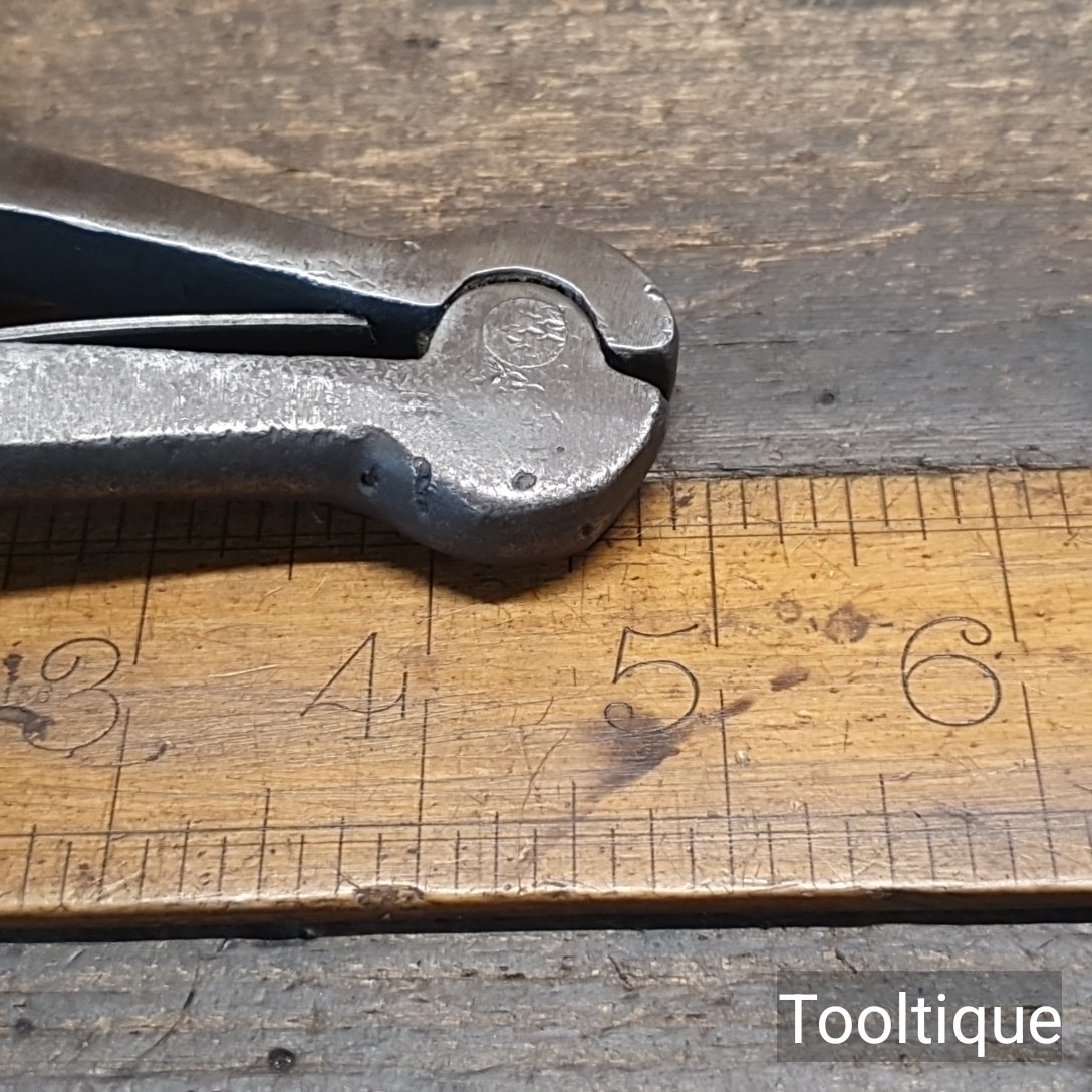 Vintage Ministry Stamped 1950 Cast Steel Hand Vice 1 5/8” Wide Jaws – Good Condition — фото 5
