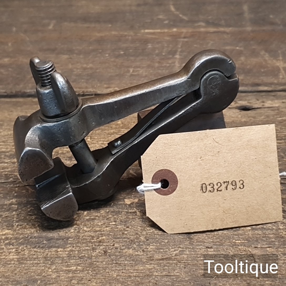Vintage Ministry Stamped 1950 Cast Steel Hand Vice 1 5/8” Wide Jaws – Good Condition — фото 6