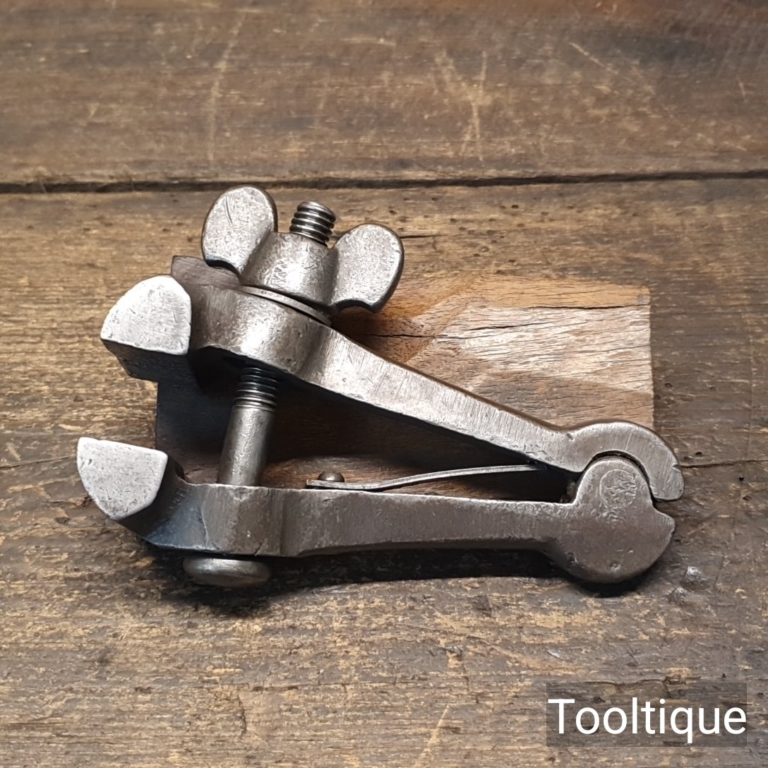 Vintage Ministry Stamped 1950 Cast Steel Hand Vice 1 5/8” Wide Jaws – Good Condition — фото 7