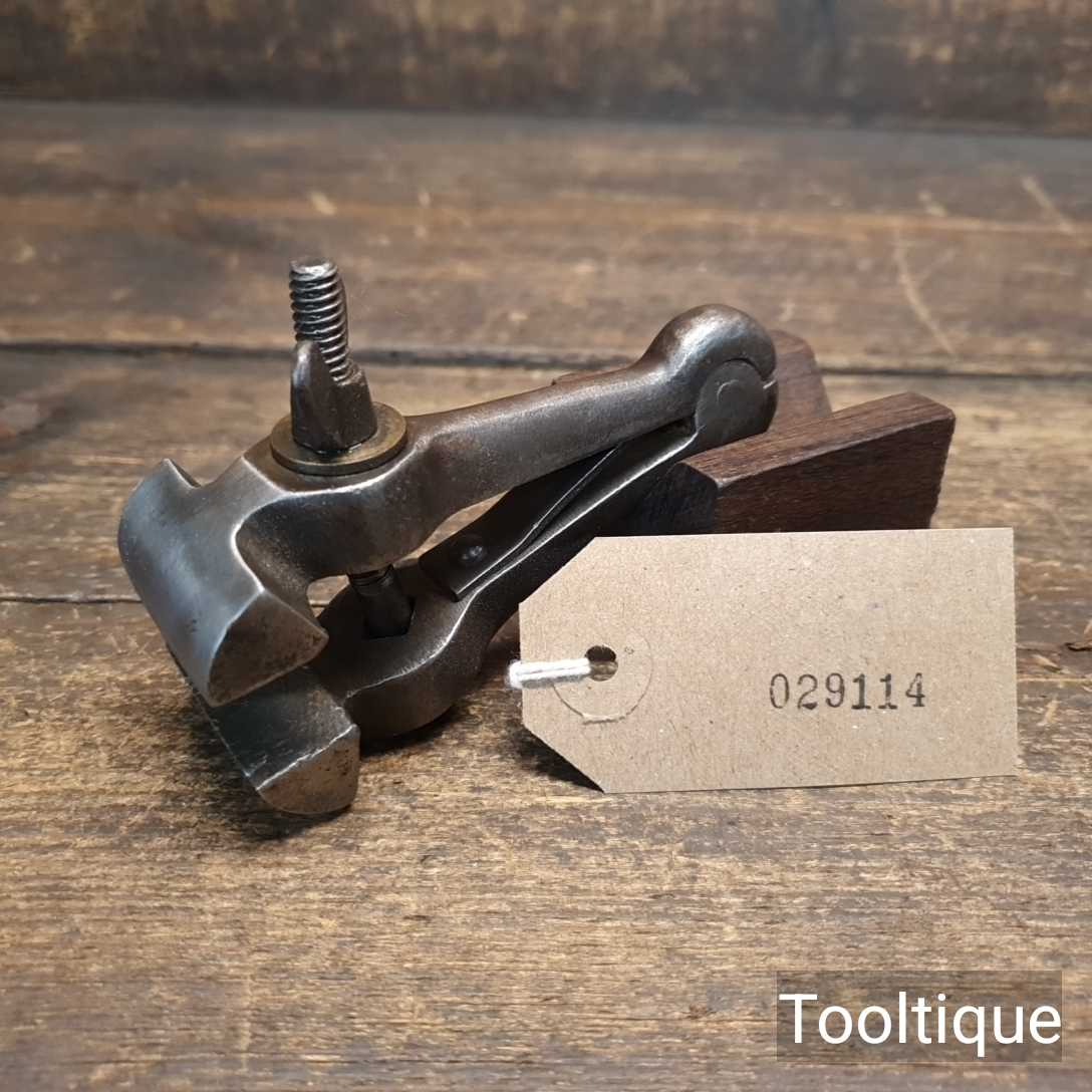 Vintage Sheffield Cast Steel 1 3/8” Wide Hand Vice – Good Condition — фото 6
