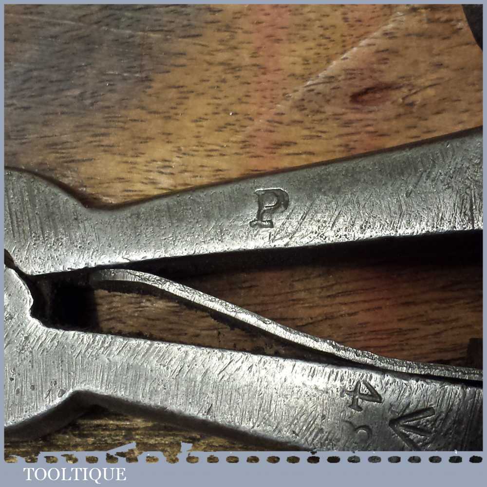 Vintage Spring Loaded Cast Steel Hand Vice – Broad Arrow Dated 1948 — фото 3