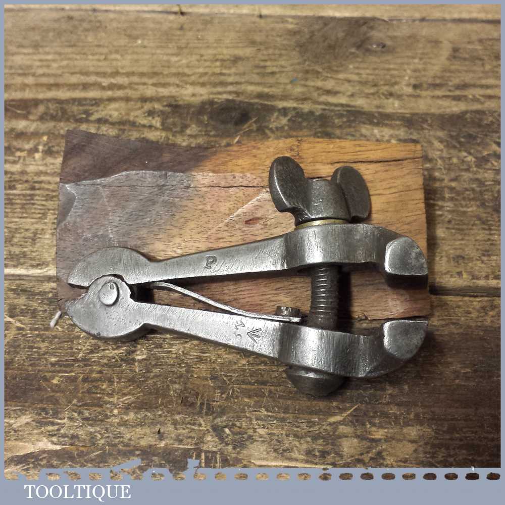 Vintage Spring Loaded Cast Steel Hand Vice – Broad Arrow Dated 1948 — фото 7