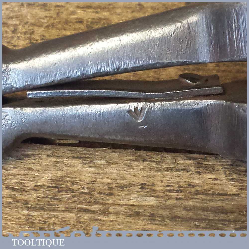 Vintage Spring Loaded Cast Steel Hand Vice Broad Arrow – Good Condition — фото 3