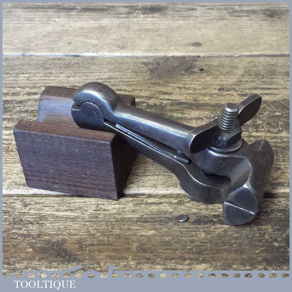 Vintage Spring Loaded Cast Steel Hand Vice – Good Condition — фото 2