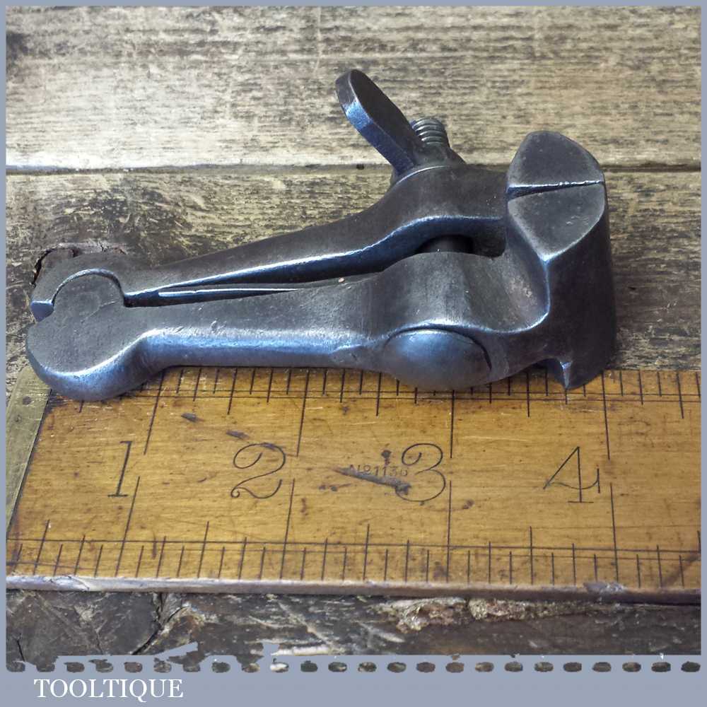 Vintage Spring Loaded Cast Steel Hand Vice – Good Condition — фото 4