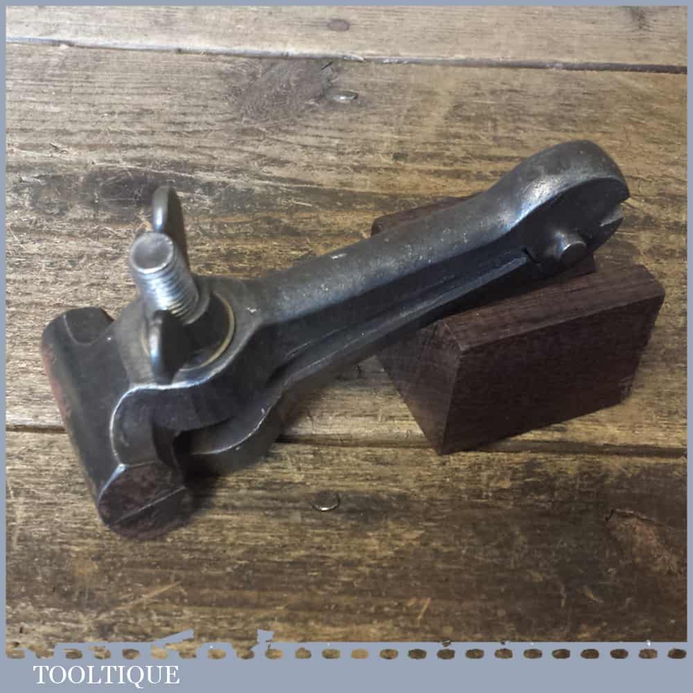Vintage Spring Loaded Cast Steel Hand Vice – Good Condition — фото 2