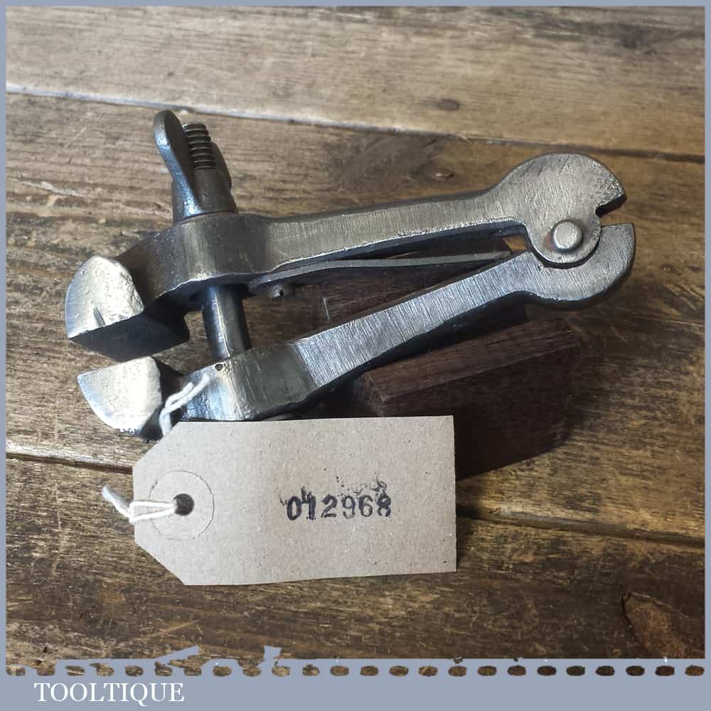 Vintage Spring Loaded Cast Steel Hand Vice – Good Condition — фото 6