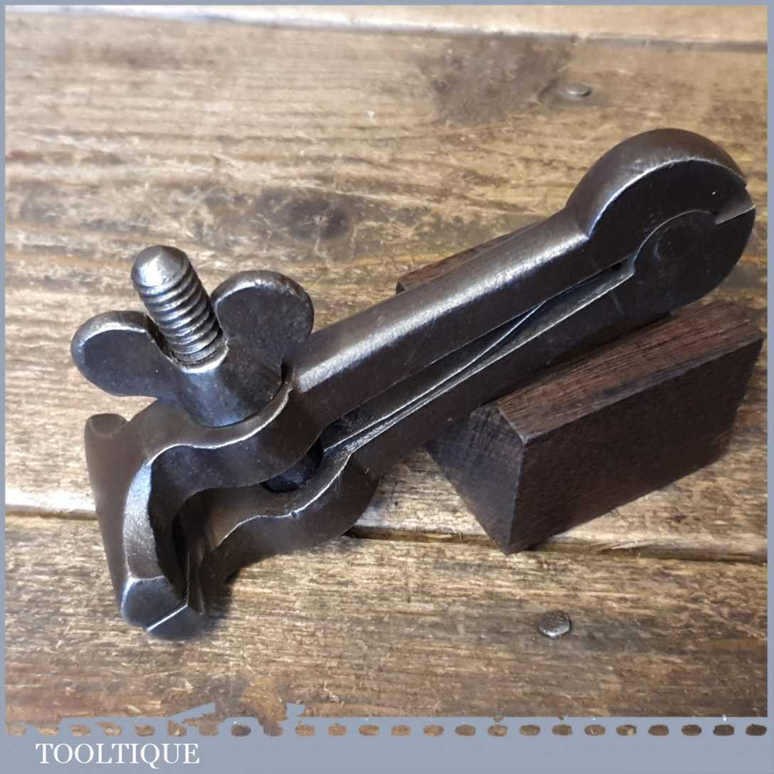 Vintage Spring Loaded Cast Steel Hand Vice – Good Condition — фото 1