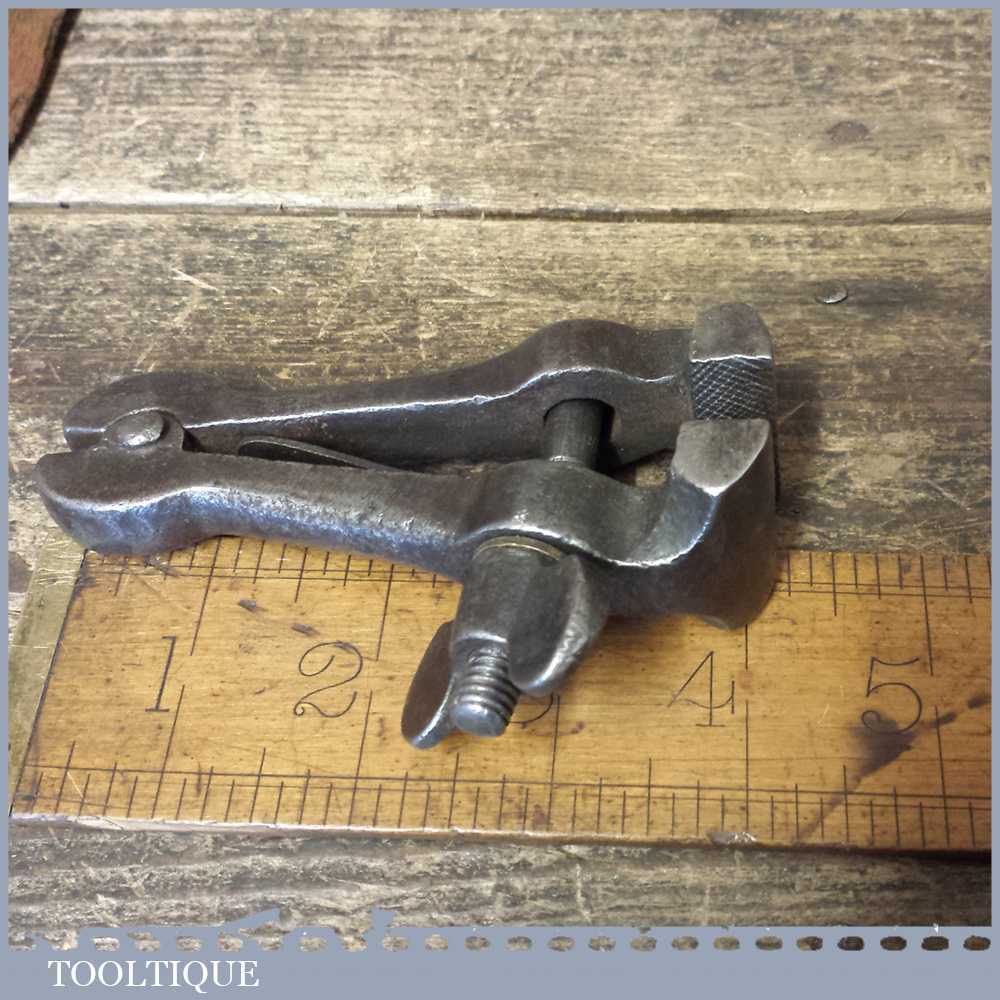 Vintage Spring Loaded Cast Steel Hand Vice – Good Condition — фото 3