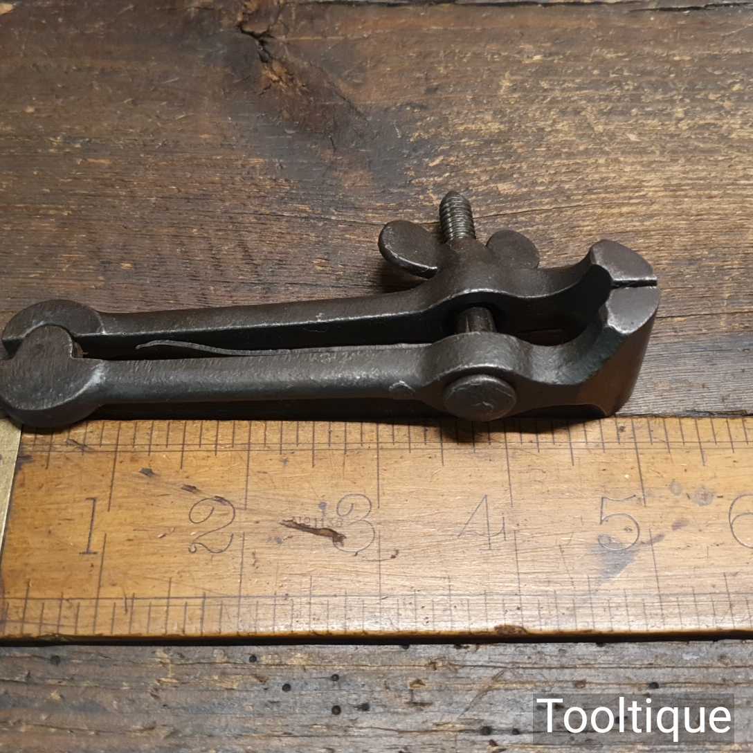 Vintage Spring-Loaded Cast Steel Hand Vice – Good Condition — фото 6