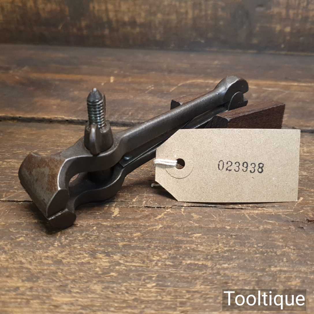 Vintage Spring-Loaded Cast Steel Hand Vice – Good Condition — фото 7