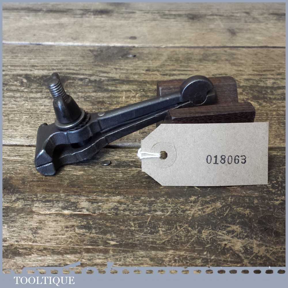Vintage Spring Loaded Cast Steel Hand Vice – Good Condition — фото 5