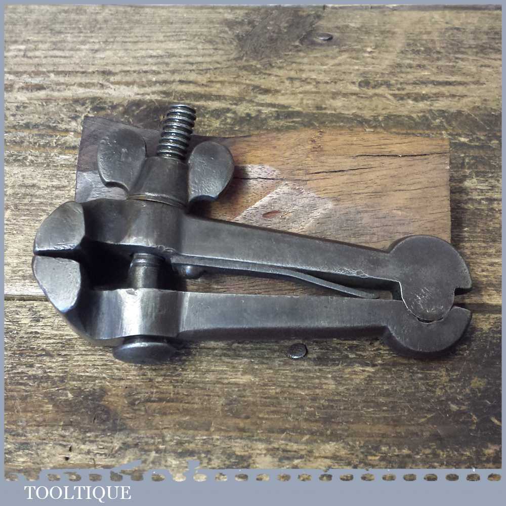 Vintage Spring Loaded Cast Steel Hand Vice – Good Condition — фото 5