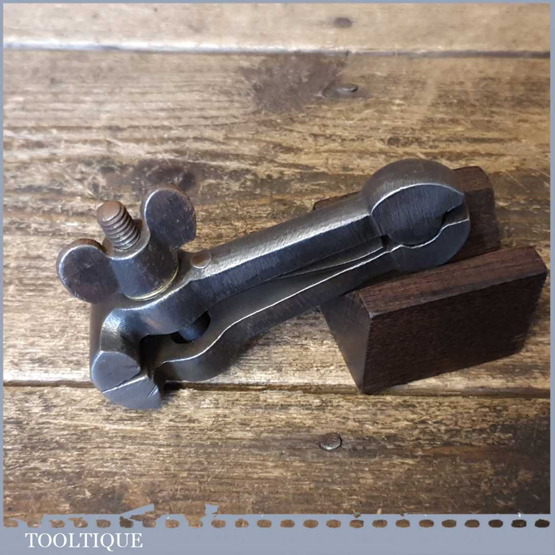 Vintage T Newey & Sons Spring Loaded Cast Steel Hand Vice – Good Condition — фото 2