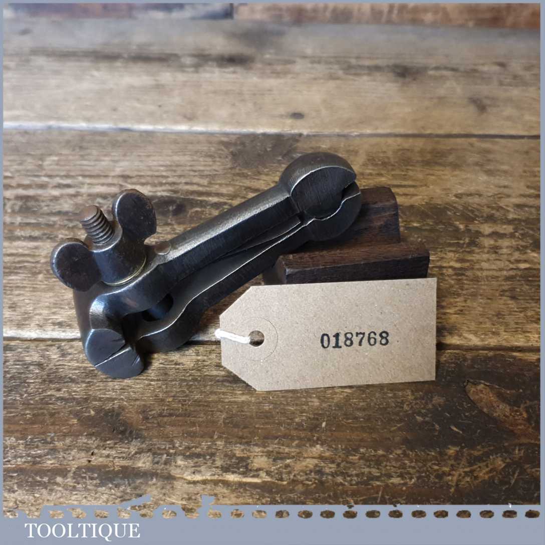 Vintage T Newey & Sons Spring Loaded Cast Steel Hand Vice – Good Condition — фото 6