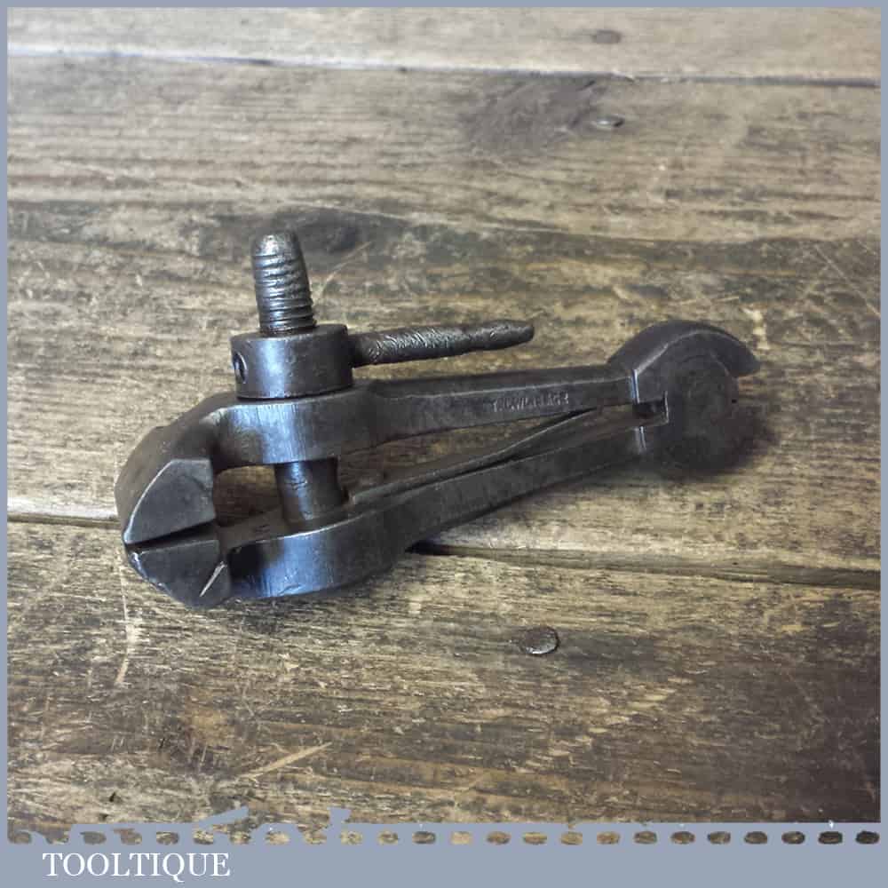 Vintage Thewlis & Co Spring Loaded Cast Steel Hand Vice – Good Condition — фото 1