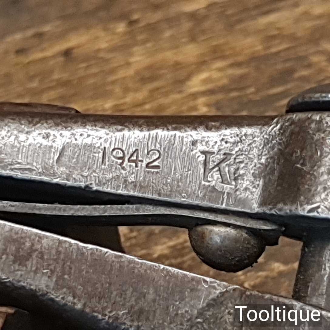 Vintage WW2 Sprung Loaded Cast Steel Hand Vice 1 ⅜” Jaws 1942 Broad Arrow — фото 3