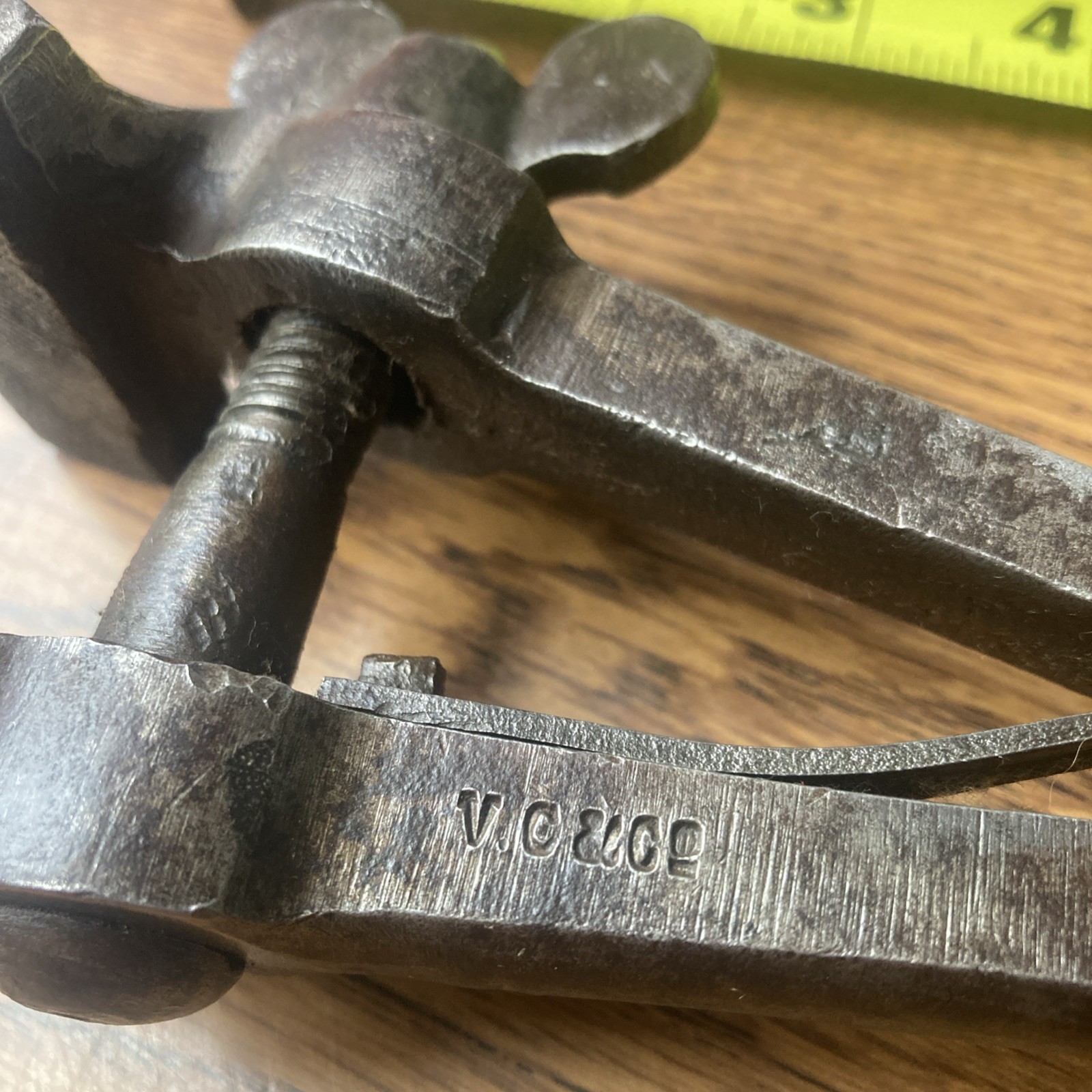 Antique 1.” Jaw Precision Jeweler’s Hand Vise Cable Clamp Rare V C & Co. Mark — фото 2