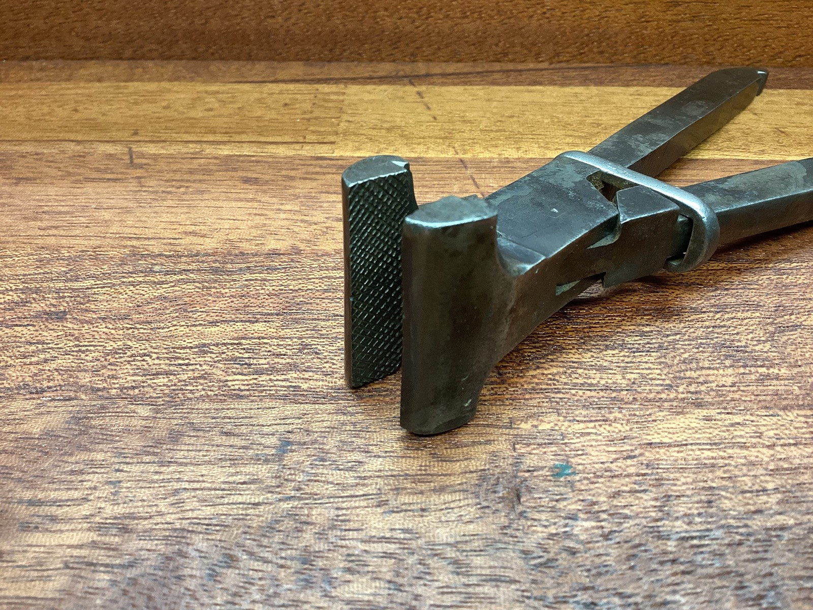 Vintage Hand Vise Jewelers / Watchmaker Tool Made In France 🇫🇷 Nice ! L👀K ! — фото 10