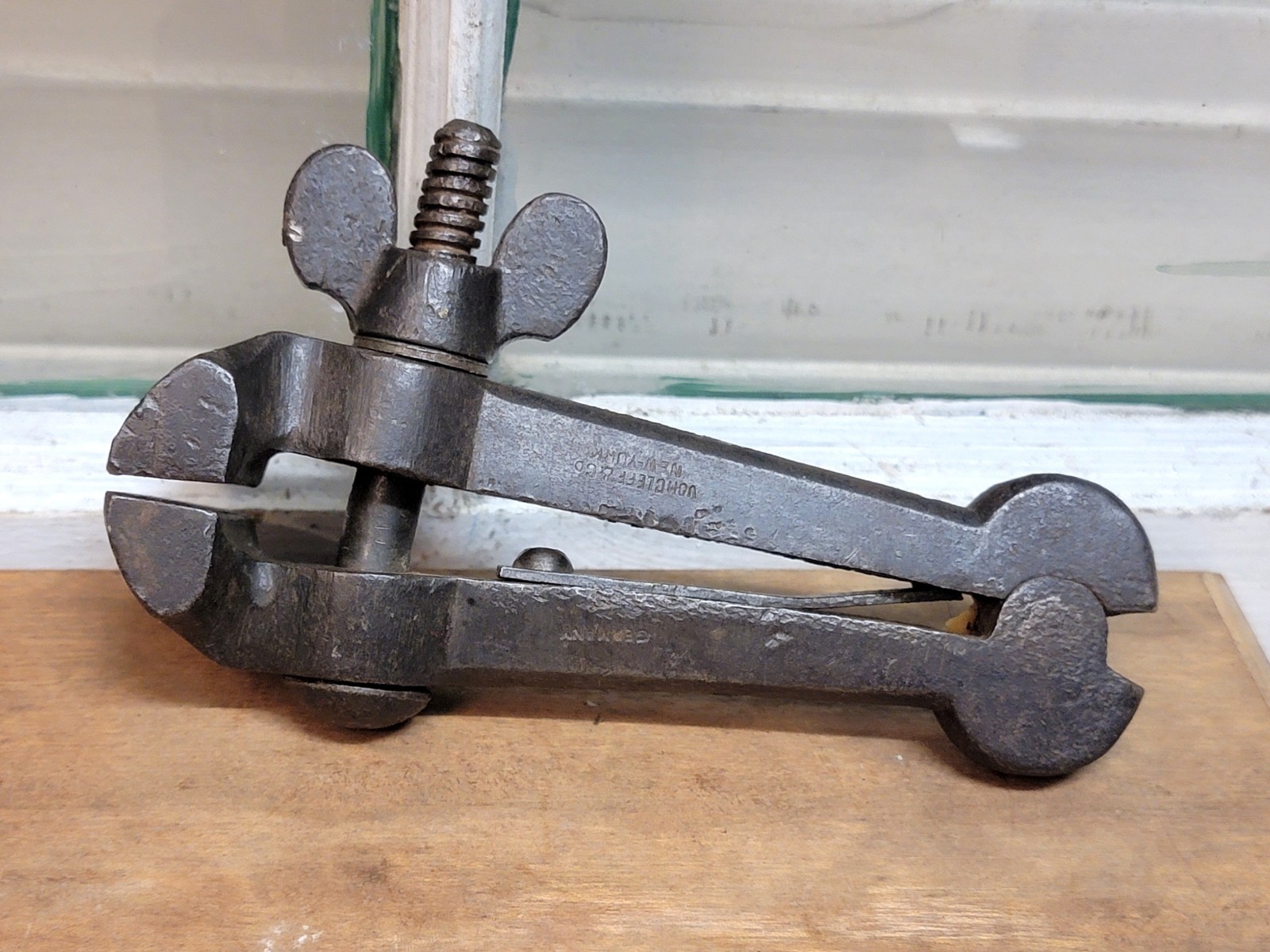 Vintage Heavy Cast Steel Machinist's Hand Vise Vom Cleff & Co Germany 1 5/8" Jaw — фото 1