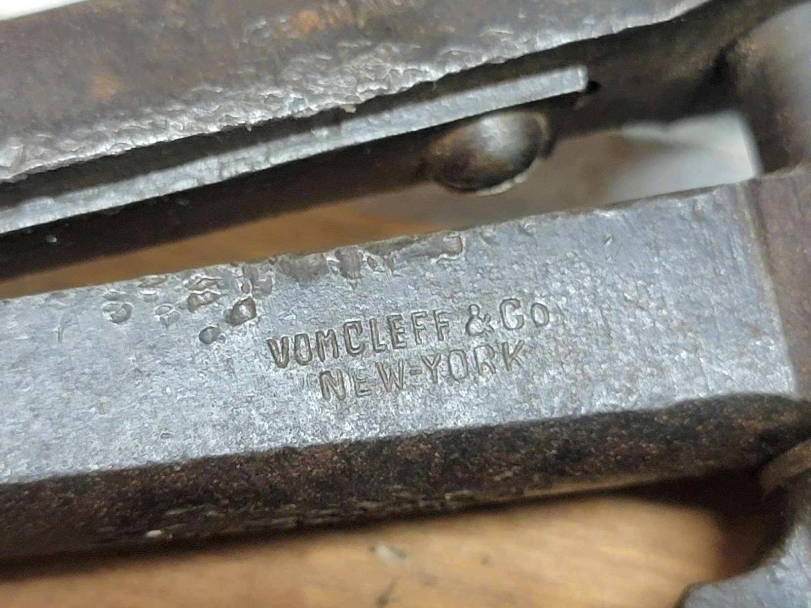 Vintage Heavy Cast Steel Machinist's Hand Vise Vom Cleff & Co Germany 1 5/8" Jaw — фото 4