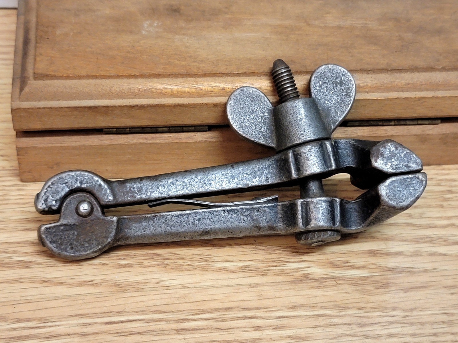 Antique 5" Gunsmith Machinist Hand Vise 1 1/2" Jaws Hand Forged Aesthetic Design — фото 3