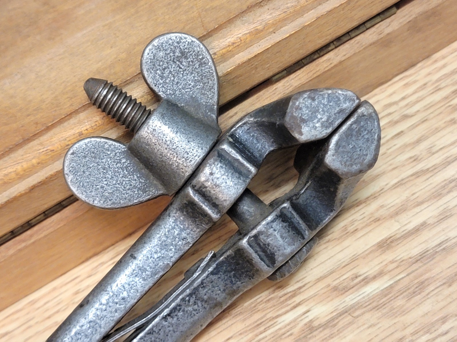 Antique 5" Gunsmith Machinist Hand Vise 1 1/2" Jaws Hand Forged Aesthetic Design — фото 5