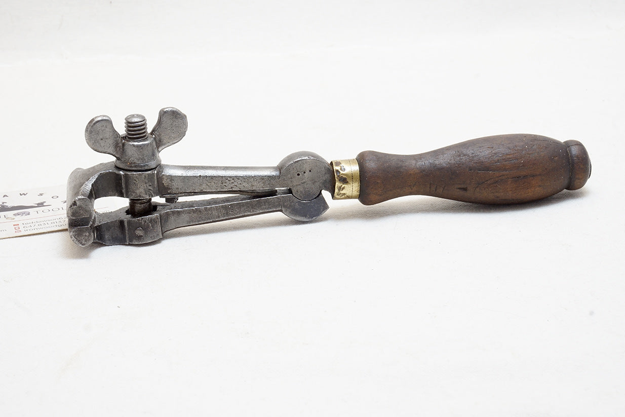FABULOUS EARLY HAND VISE — фото 1